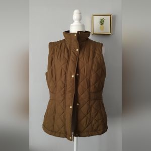 Weatherproof Vest  Color Green Olive Zipper Front Pockets Size Large Good Cond.